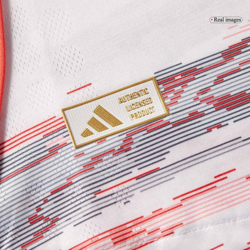 586689_13 バイエルンミュンヘン アウェイ サッカーユニフォーム オーセンティック 2025/26