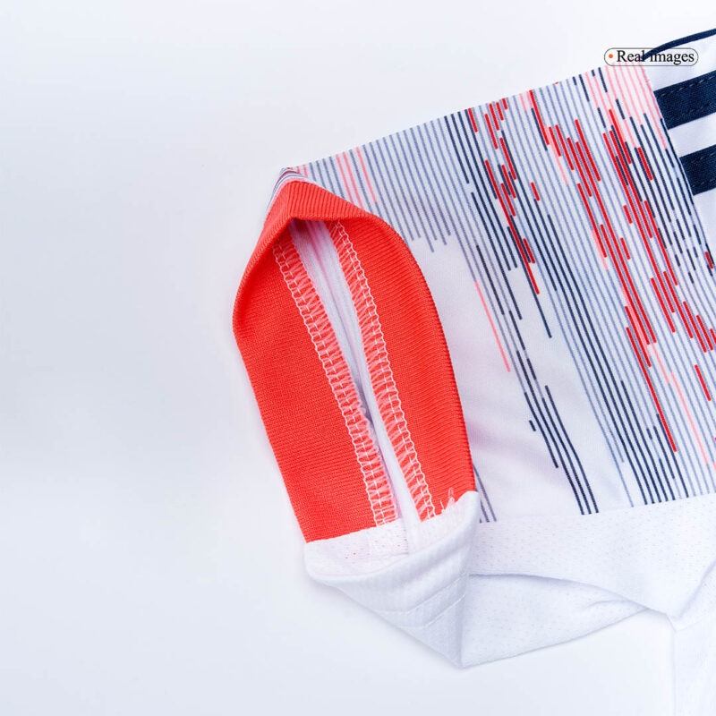 590477_12 バイエルンミュンヘン アウェイ サッカーユニフォーム キット 2025/26 キッズ 上下セット