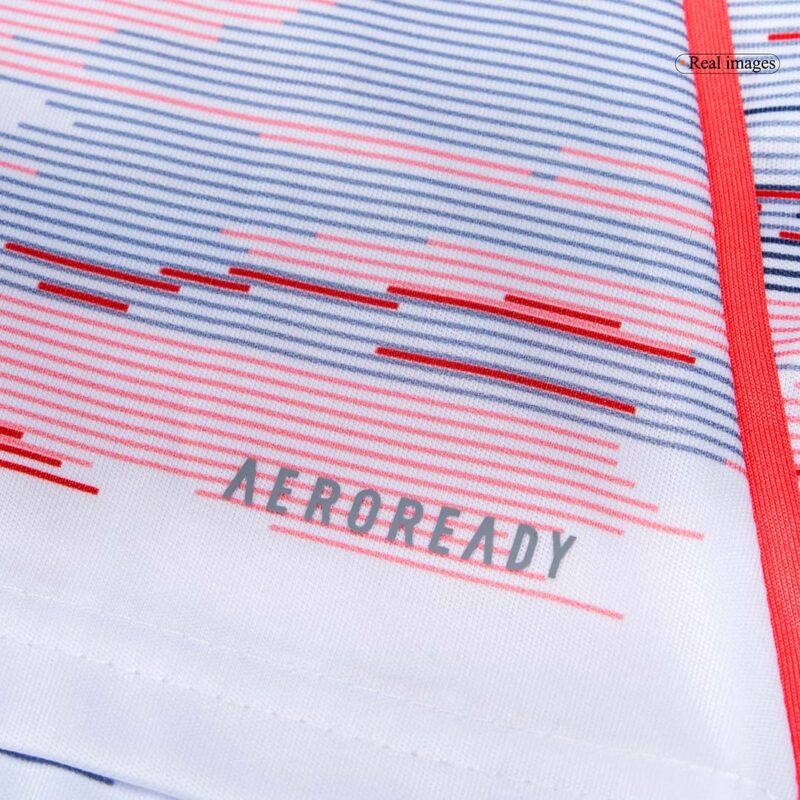 590477_13 バイエルンミュンヘン アウェイ サッカーユニフォーム キット 2025/26 キッズ 上下セット