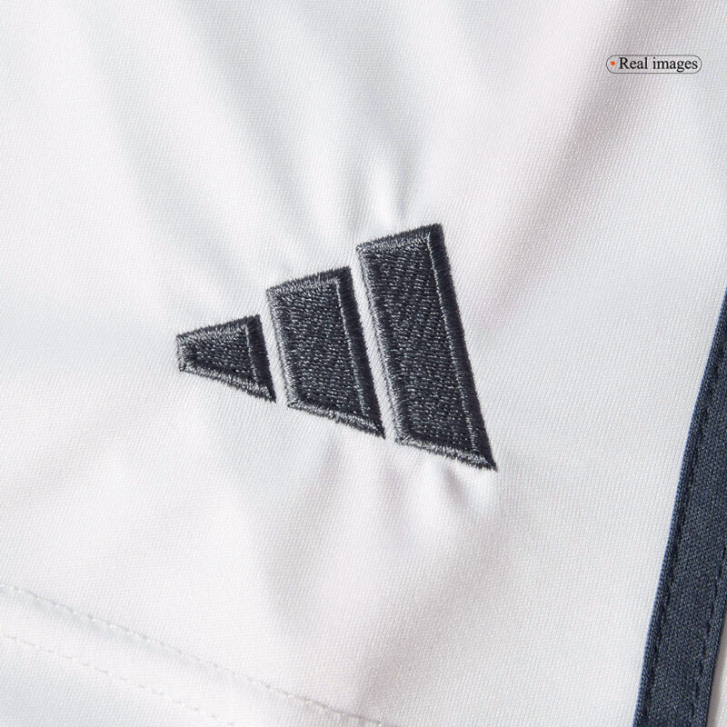 588598_7 バイエルンミュンヘン アウェイ サッカーショーツ 2025/26