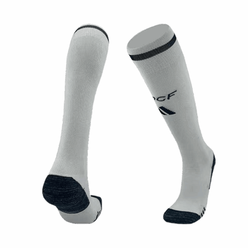 レアルマドリード ホーム サッカーユニフォーム キット オーセンティック 2024/25 (ユニフォーム+Shorts+Socks)