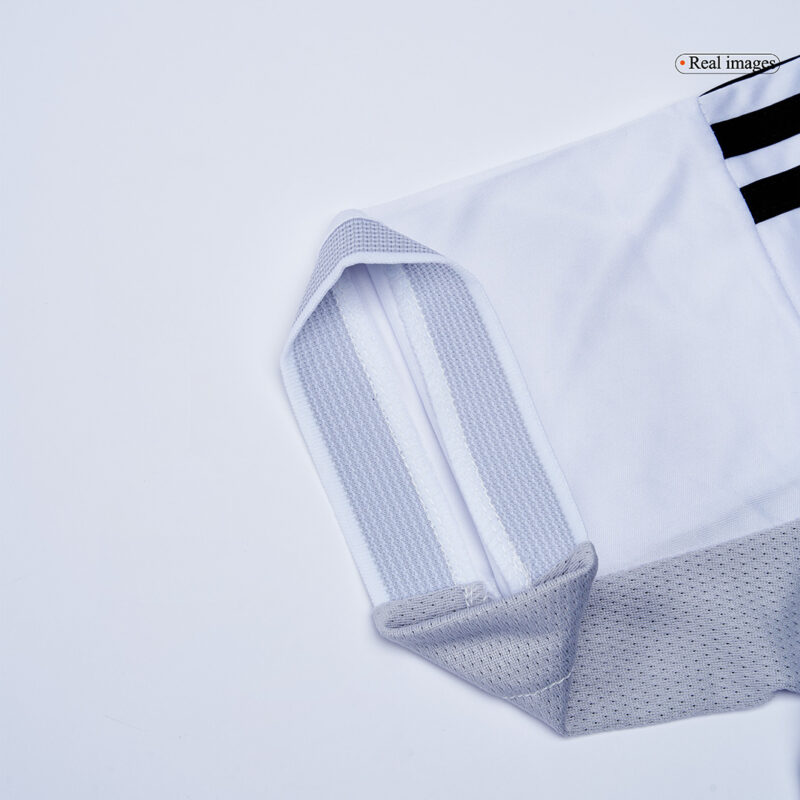 590368_12 レアルマドリード ホーム サッカーユニフォーム キット 2025/26 キッズ 上下セット