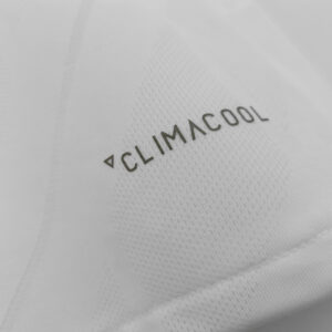 573085_6 レアルマドリード BENZEMA #9 ホーム サッカーユニフォーム Retro 2017/18 - 長袖