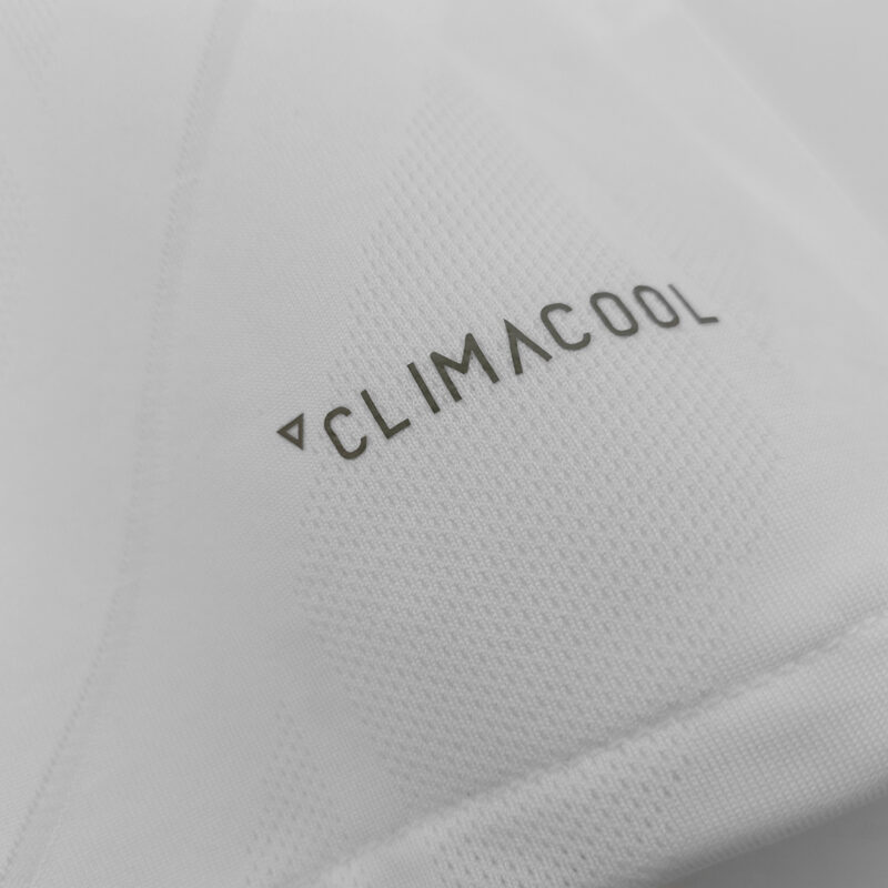 レアルマドリード MODRIĆ #10 ホーム サッカーユニフォーム Retro 2017/18 - 長袖