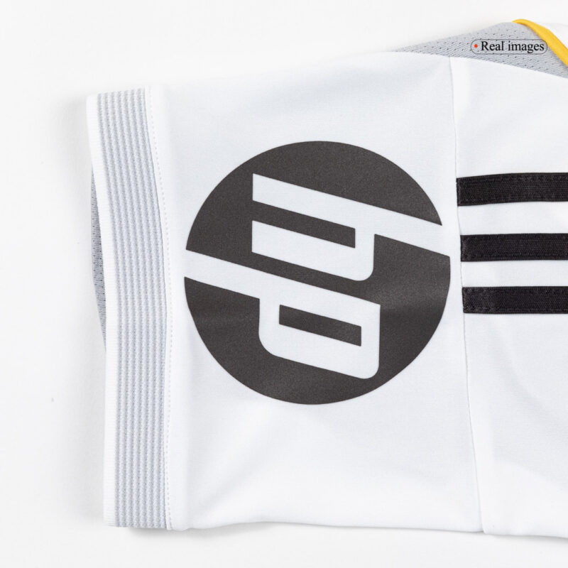 589706_8 レアルマドリード TRENT #12 ホーム サッカーユニフォーム 2025/26