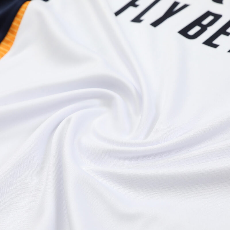 496565_7 レアルマドリード Pre-Match Training サッカーユニフォーム 2024/25 - White