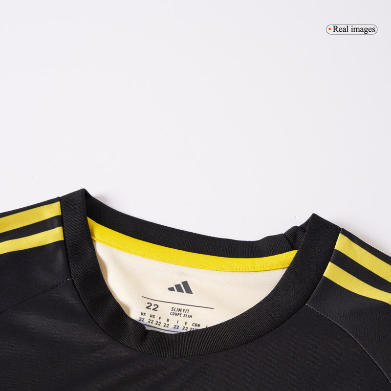 594316_8 Club America ホーム サッカーユニフォーム キット 2025/26 キッズ 上下セット